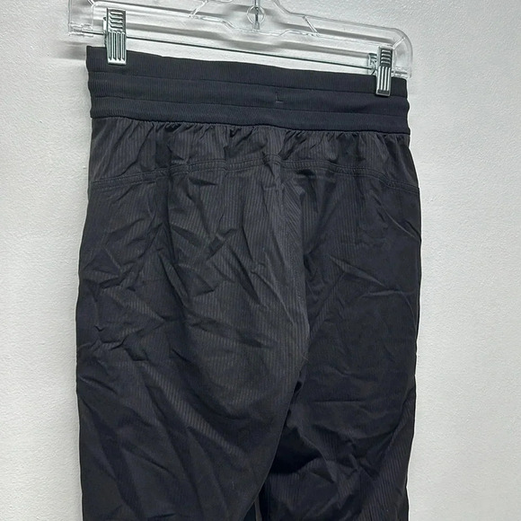 Lululemon Beyond the Studio Crop Pants Cropped Pant Microstriped Black Size 4 - Picture 7 of 9
